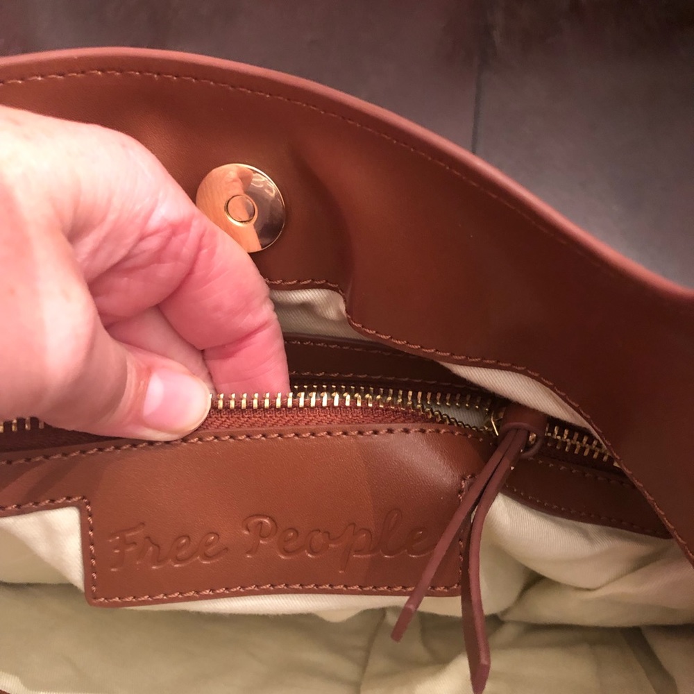 FREE PEOPLE HANDBAG - Picture 2 of 8